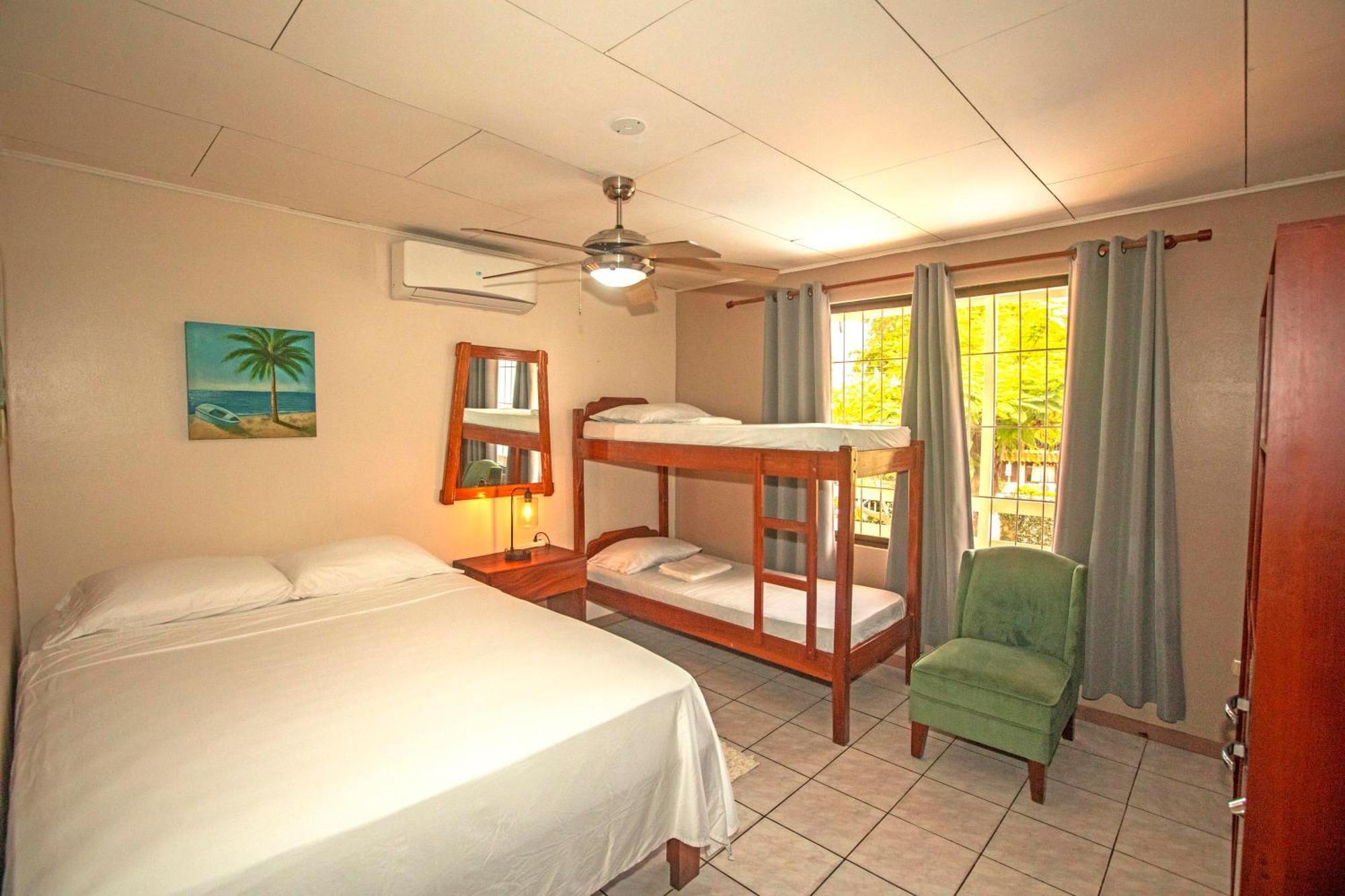Hotel Laura'S House Coco Bagian luar foto