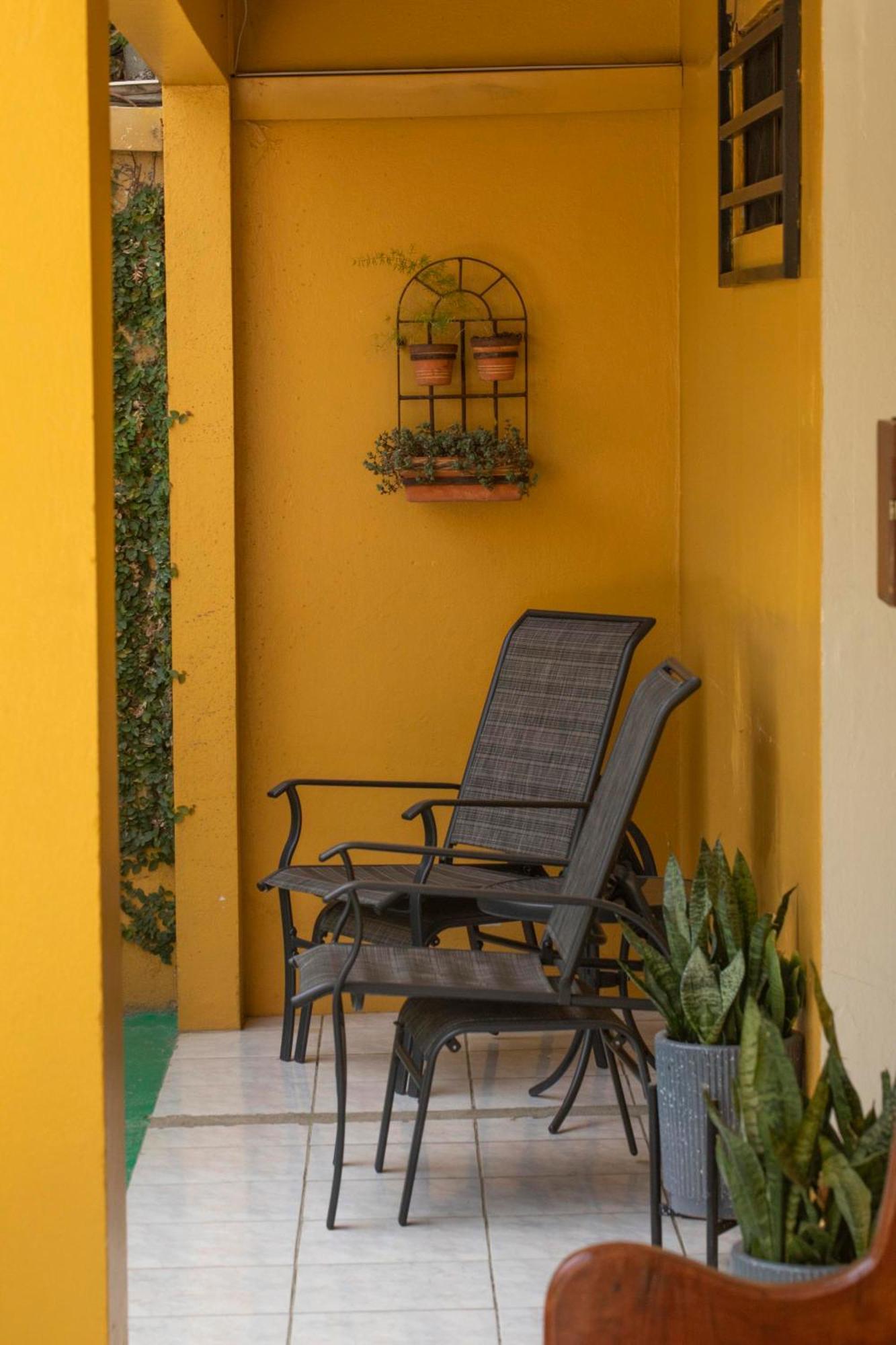 Hotel Laura'S House Coco Bagian luar foto