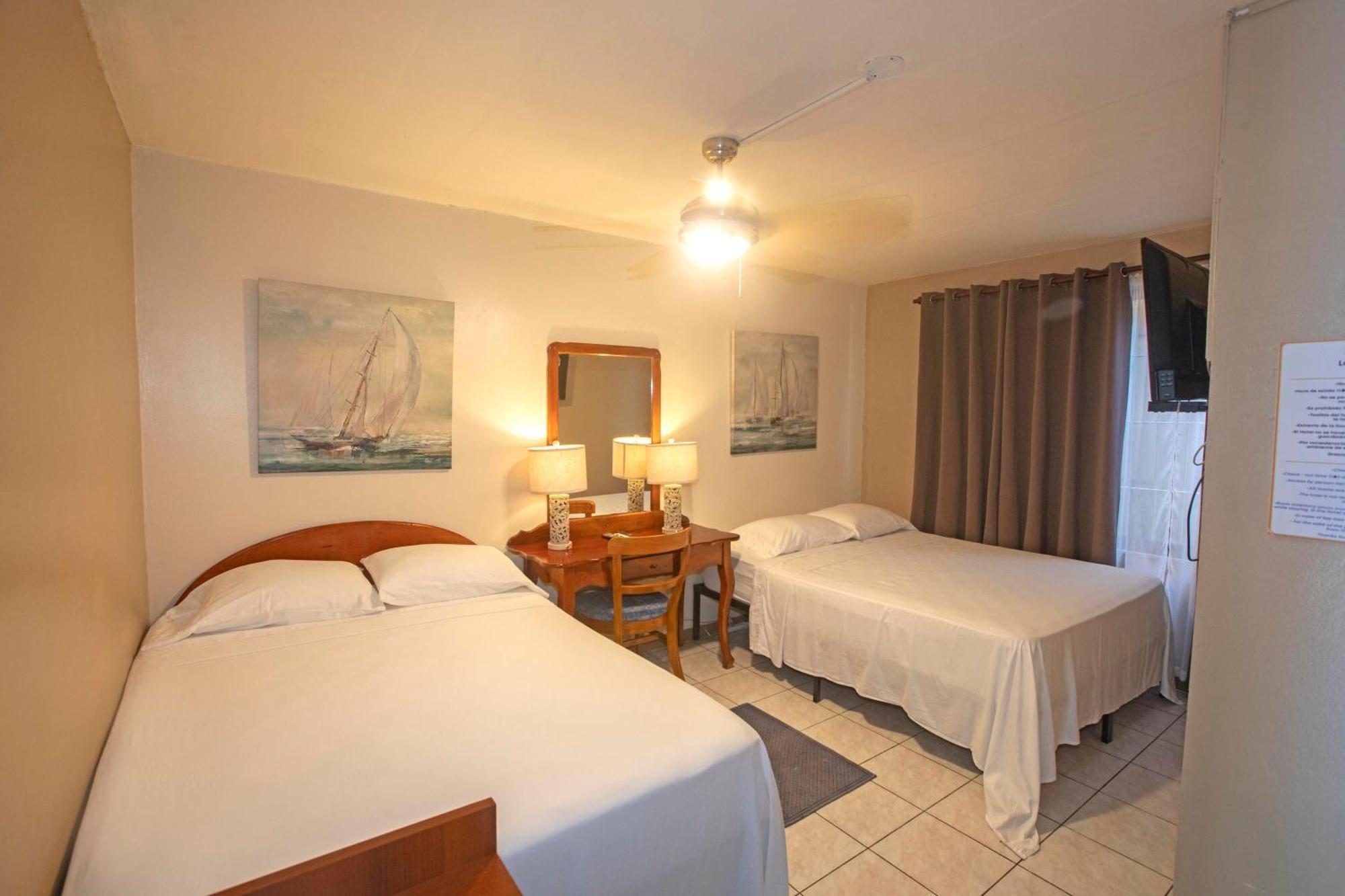 Hotel Laura'S House Coco Bagian luar foto