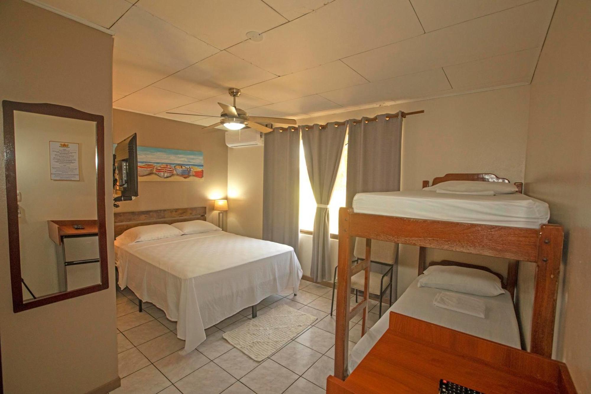 Hotel Laura'S House Coco Bagian luar foto