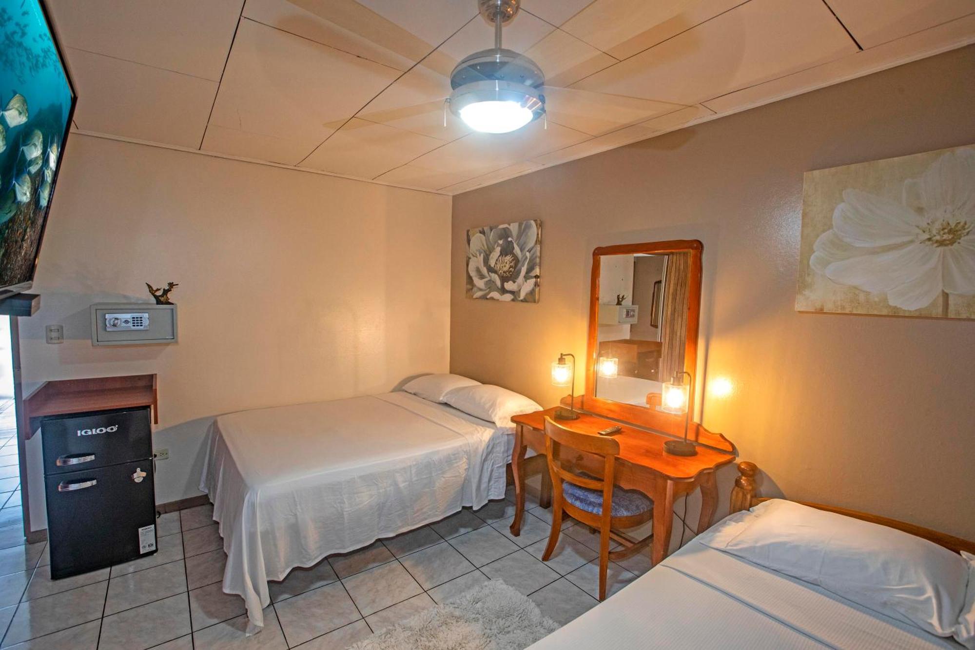 Hotel Laura'S House Coco Bagian luar foto