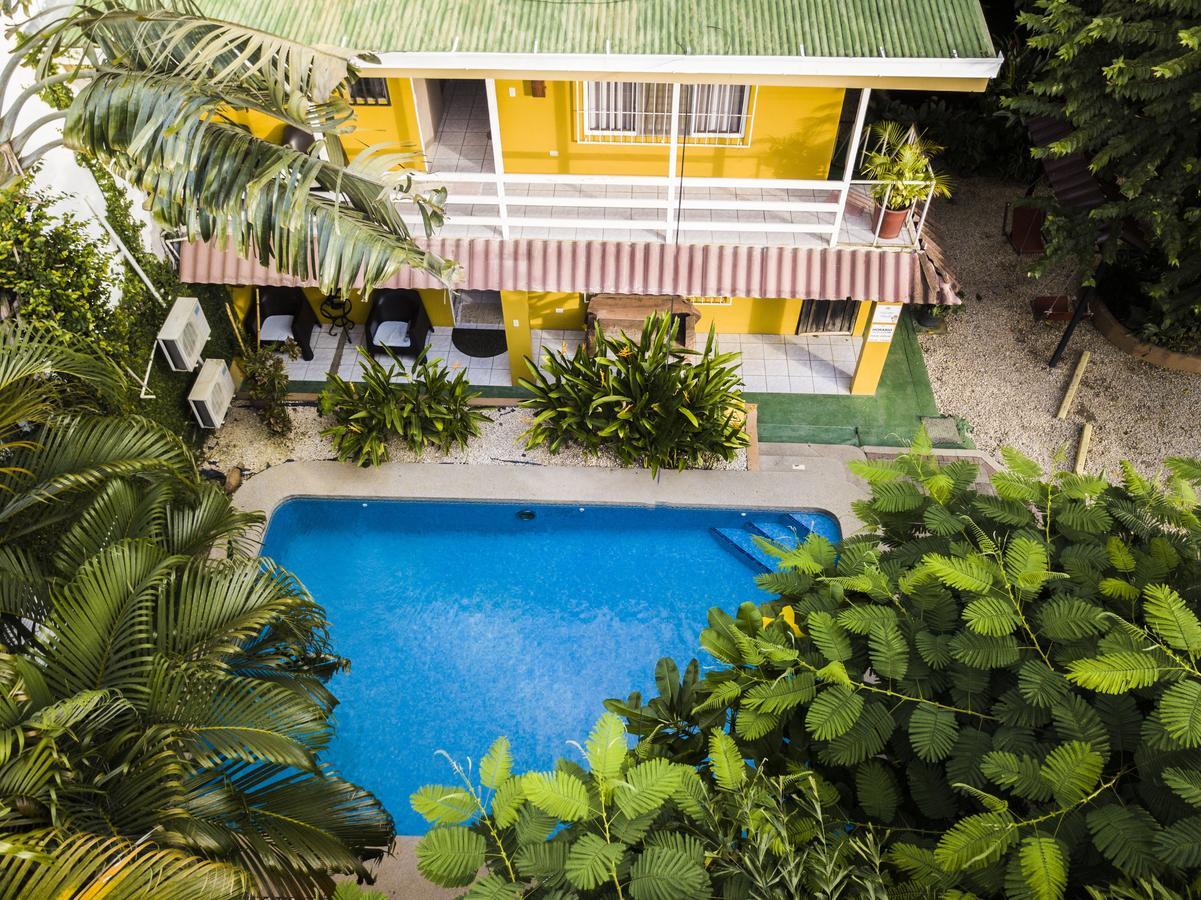Hotel Laura'S House Coco Bagian luar foto