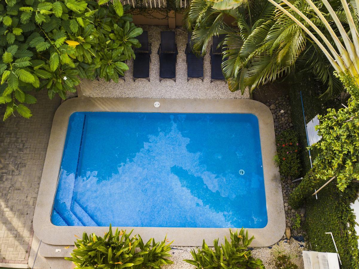 Hotel Laura'S House Coco Bagian luar foto